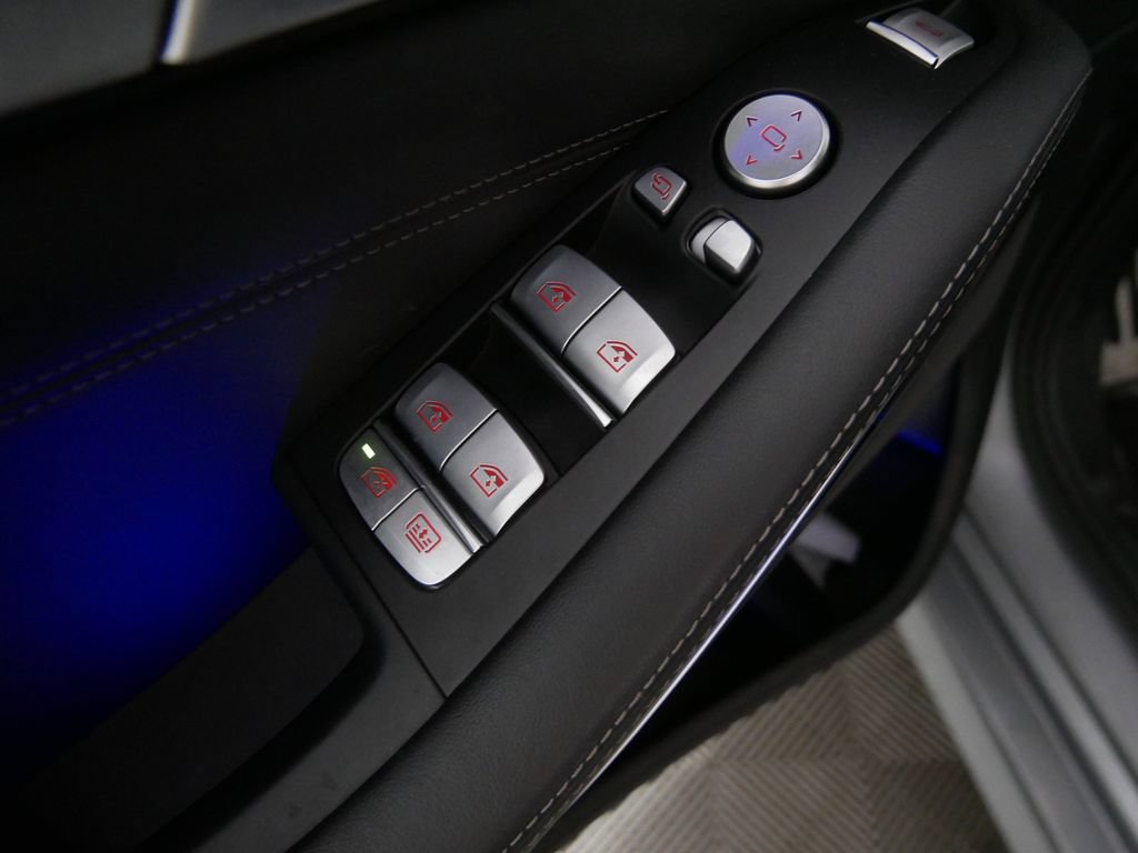 Used 2024 BMW X7 M60i AWD/4WD image 18