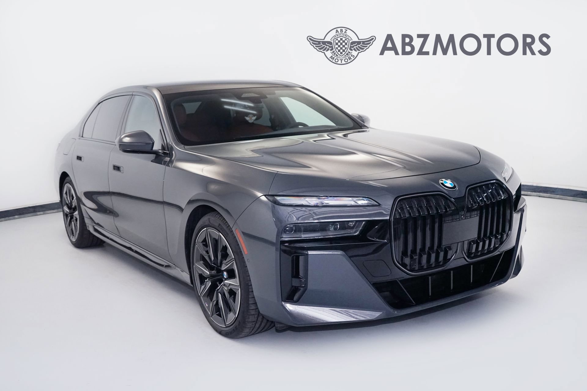 Used 2024 BMW 760i xDrive w/ Executive Package image 1