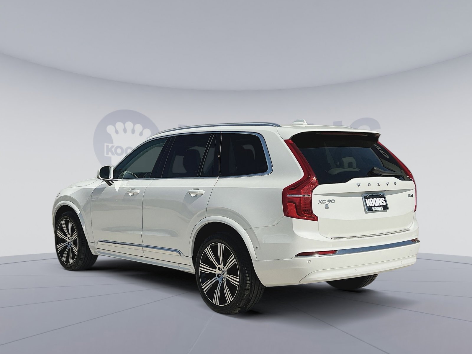Used 2023 Volvo XC90 B6 Ultimate w/ Protection Package Premier image 4