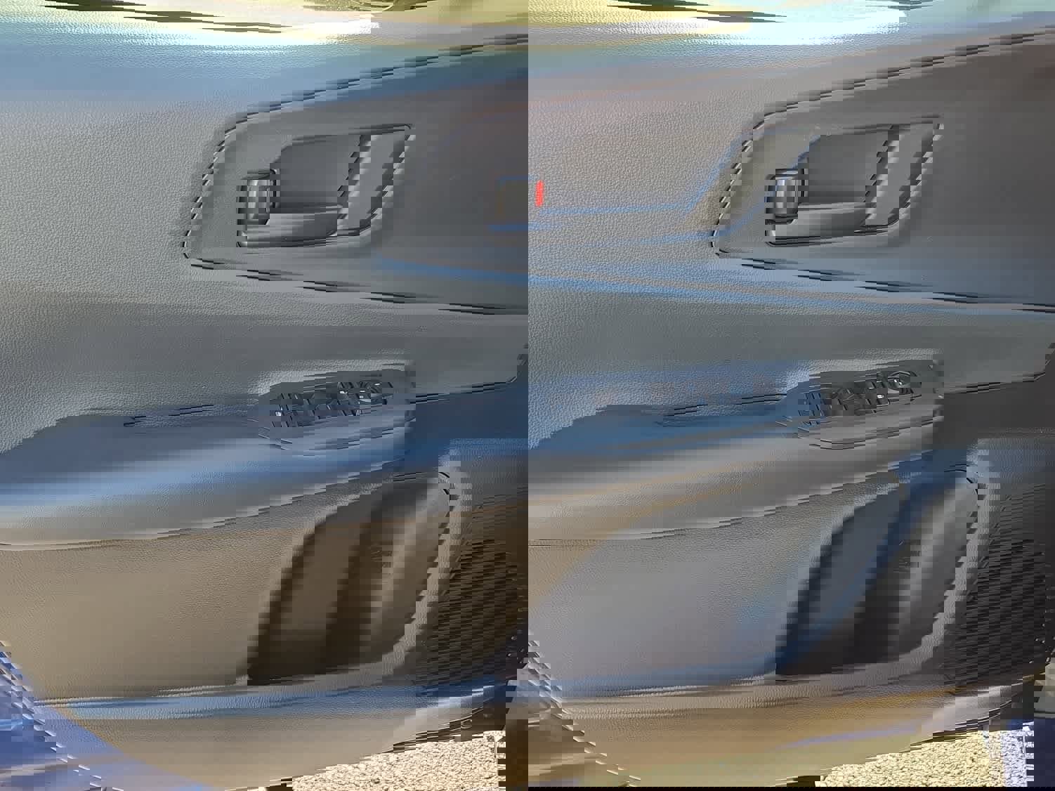 Used 2023 Toyota Prius LE image 12