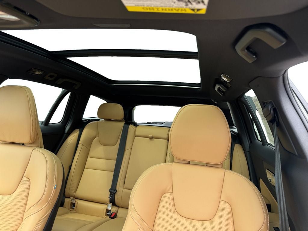 New 2026 Volvo V60 B5 Cross Country Ultra w/ Protection Package Premier AWD/4WD image 25