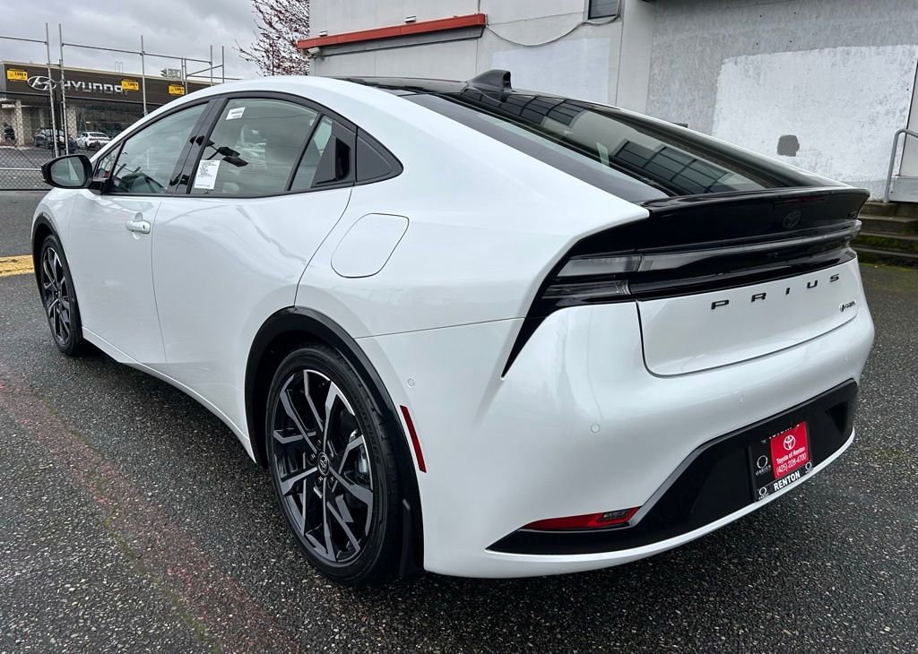 New 2026 Toyota Prius Plug-In Hybrid image 7