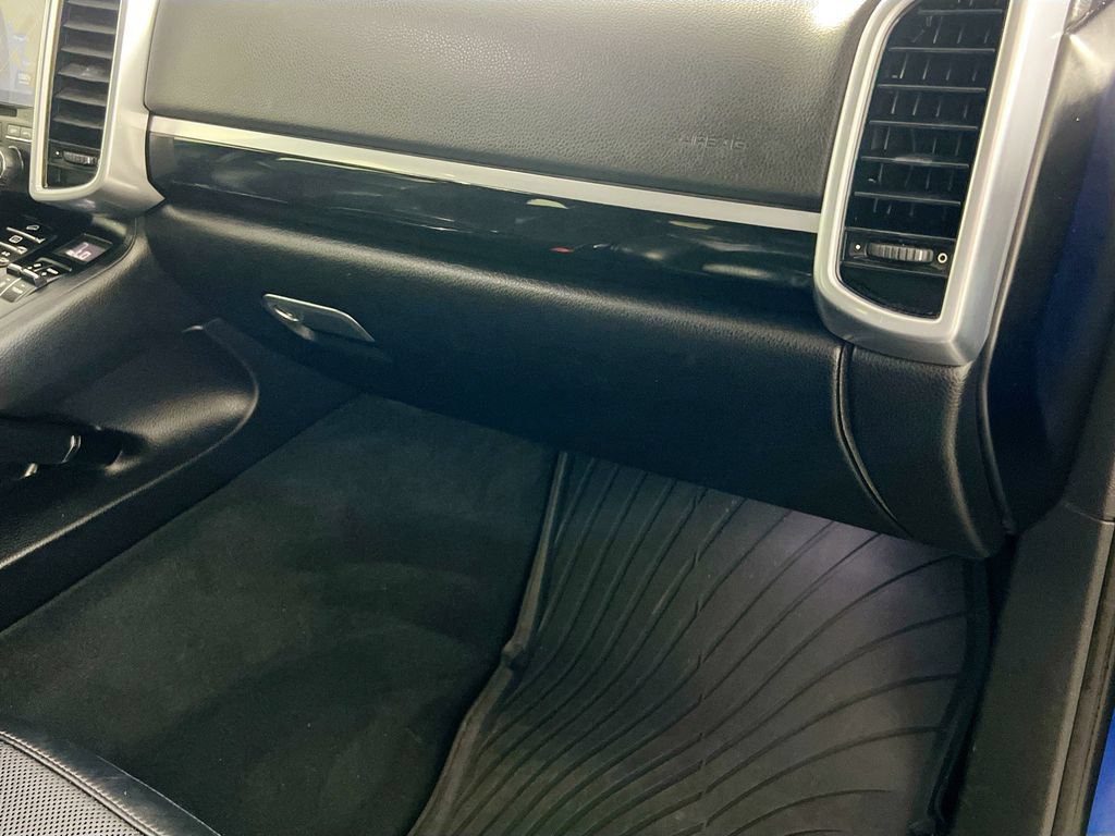 Used 2017 Porsche Cayenne S AWD/4WD image 33
