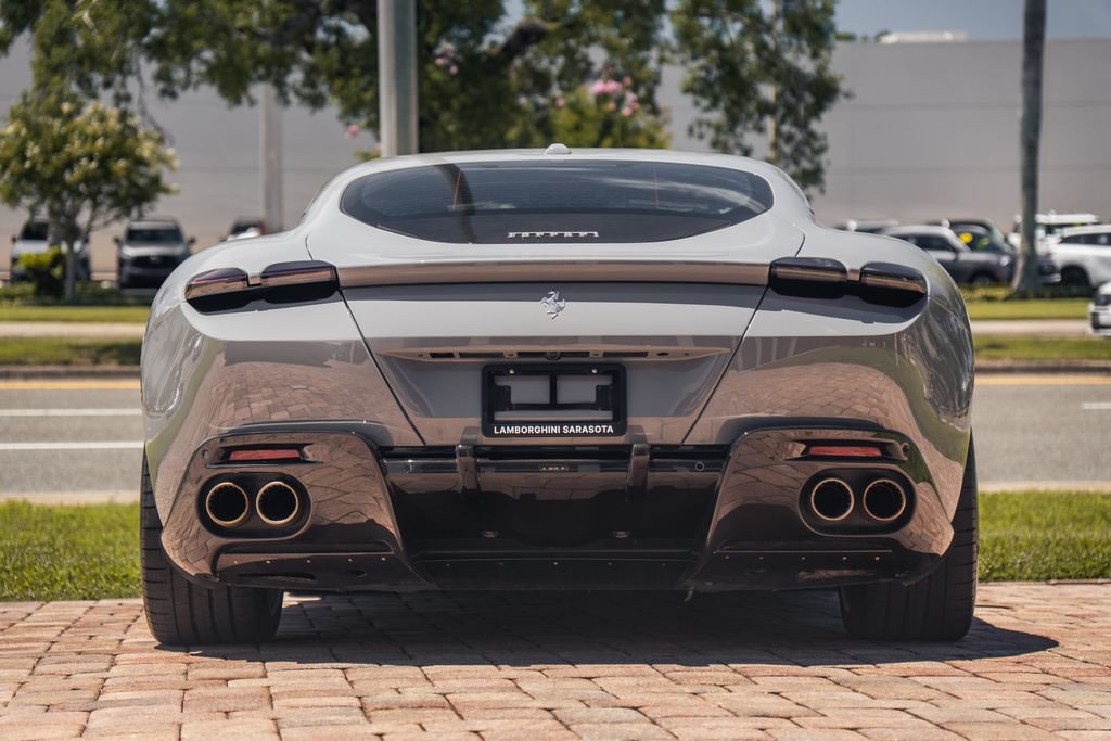 Used 2022 Ferrari Roma RWD image 6