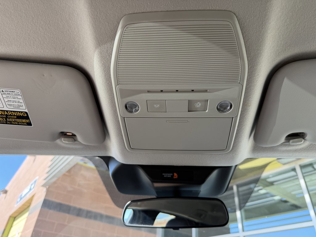 Used 2025 Nissan Kicks SR FWD image 25