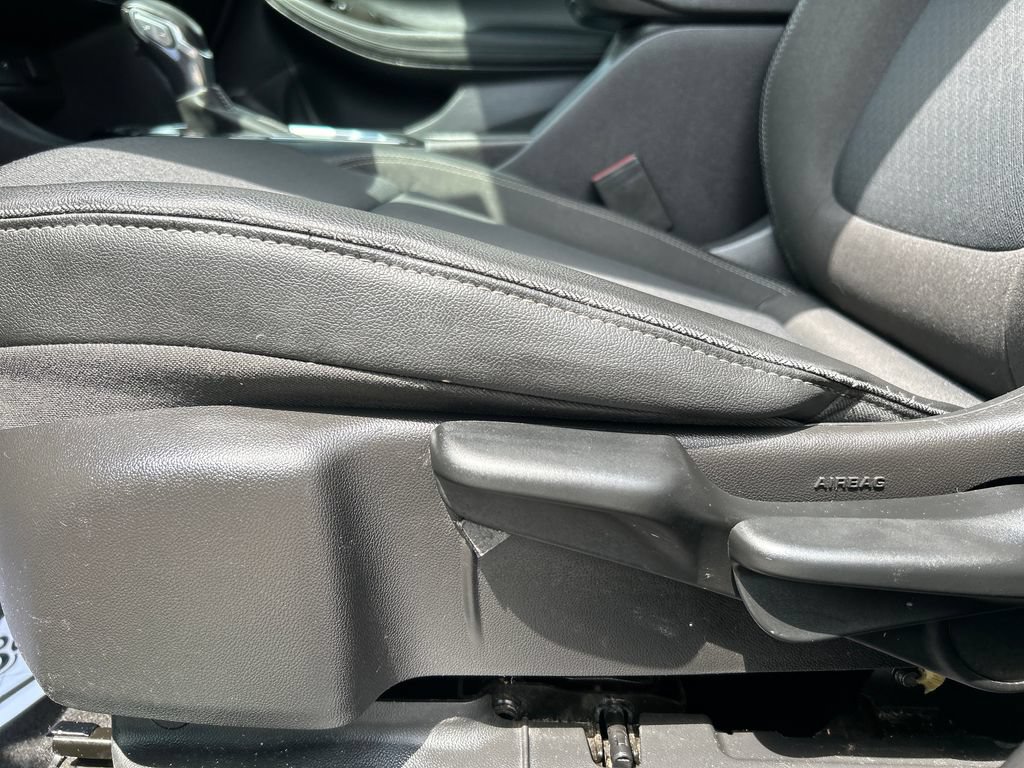 Used 2022 Buick Encore GX Preferred w/ Sport Touring Package FWD image 19