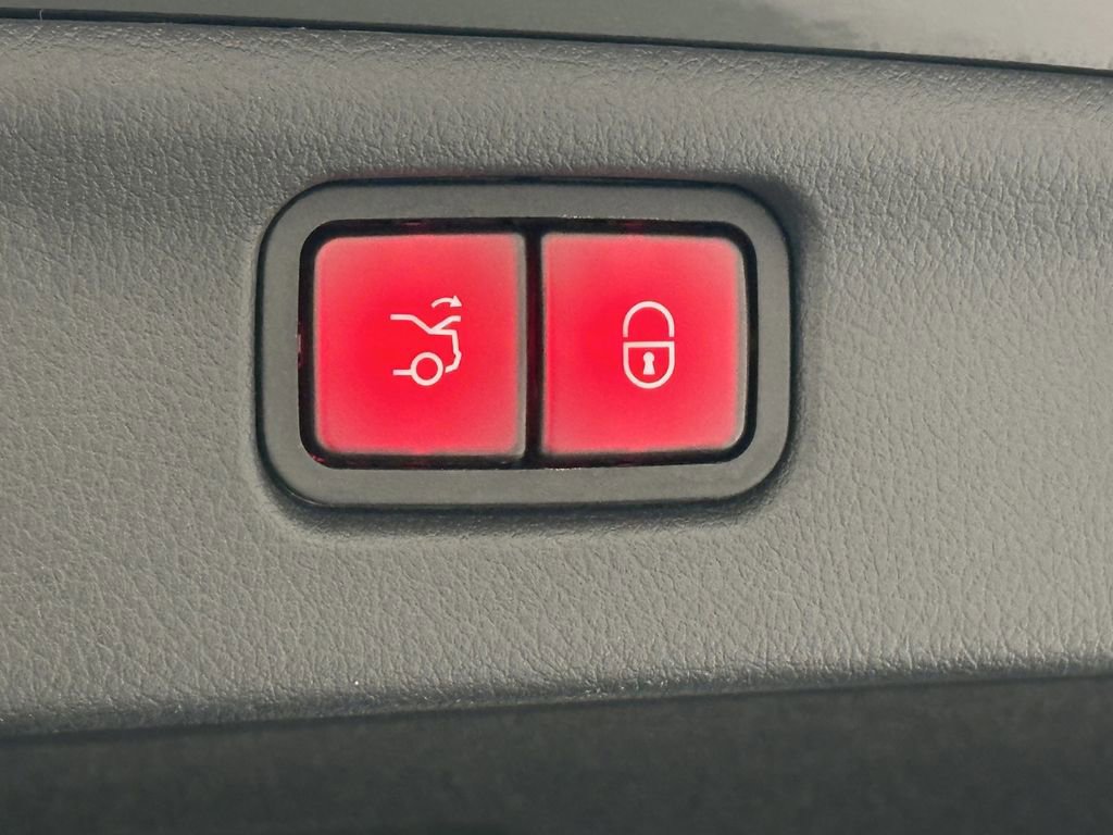 Certified 2023 Mercedes-Benz C 300 Sedan image 21