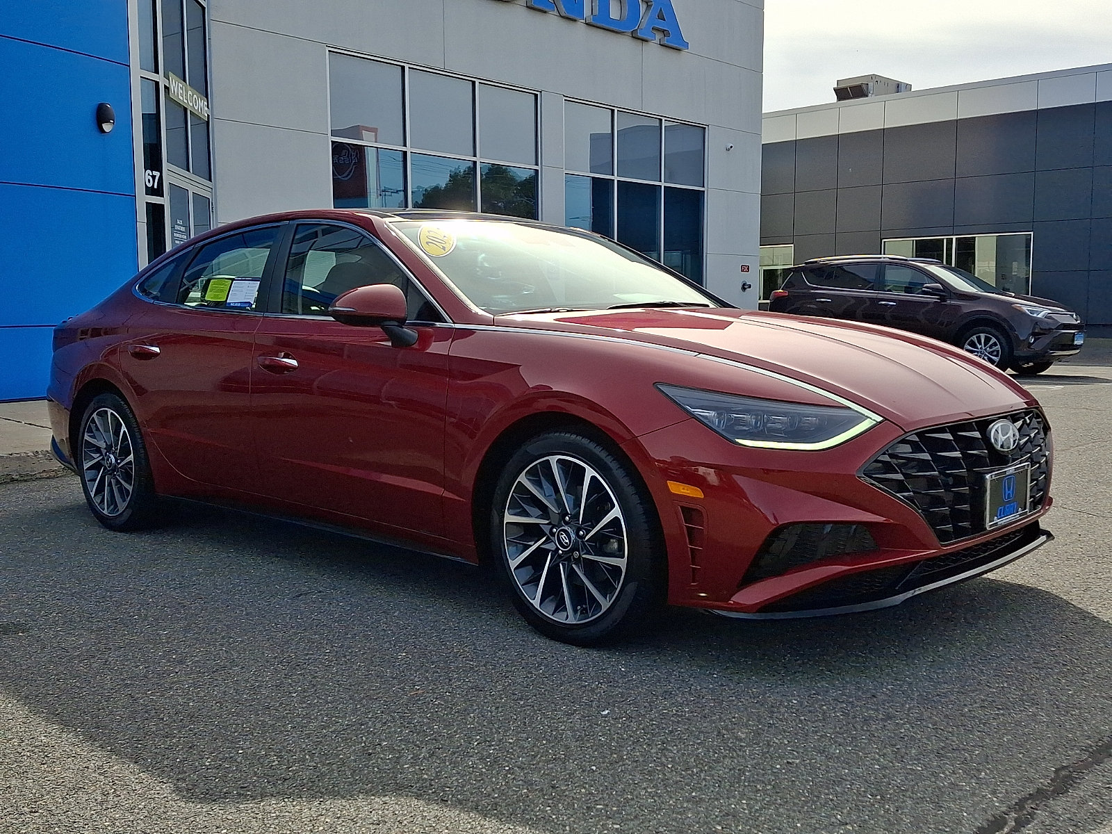 Used 2023 Hyundai Sonata Limited w/ Cargo Package FWD image 3