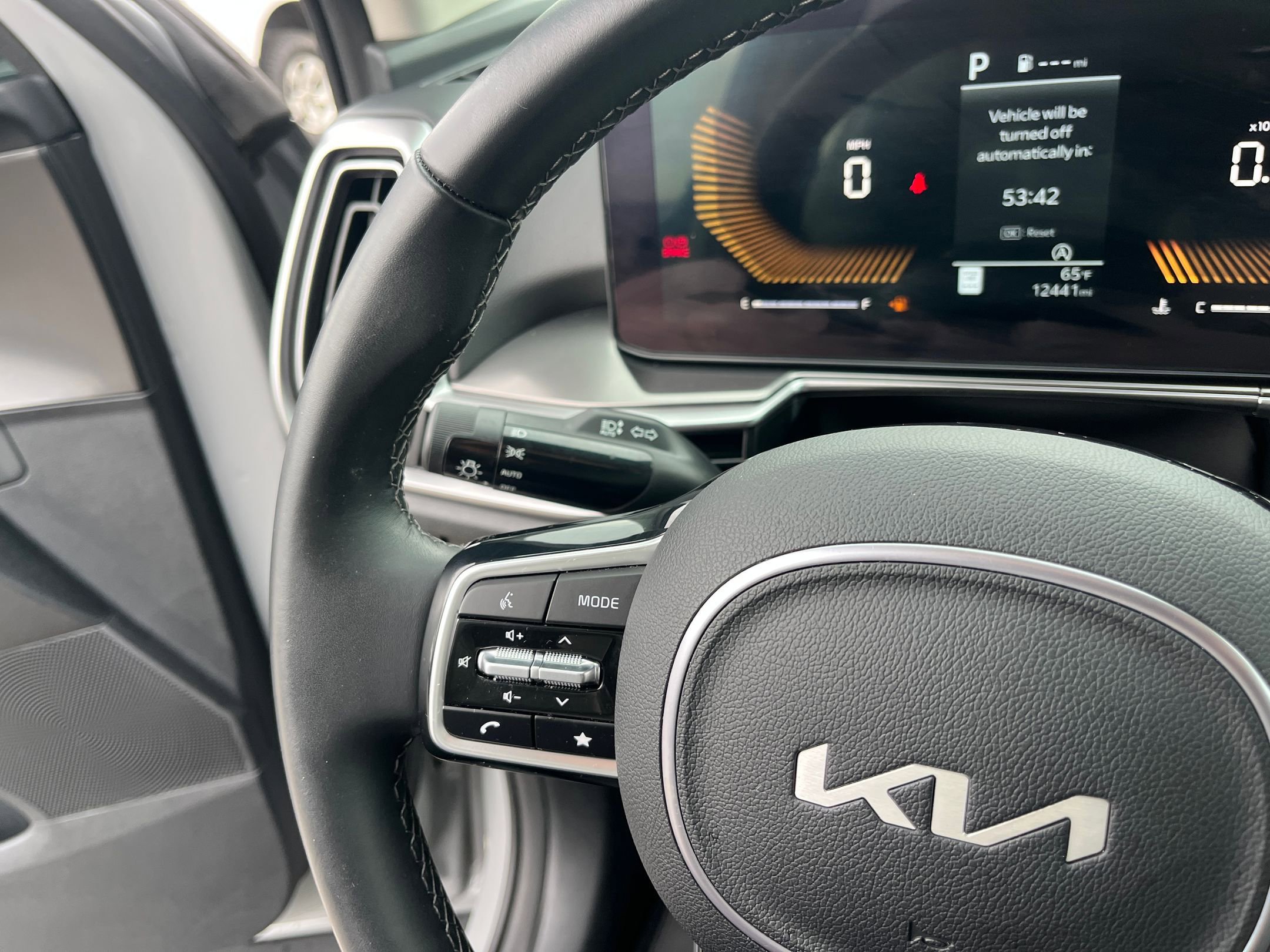 Used 2025 Kia Sorento S image 29