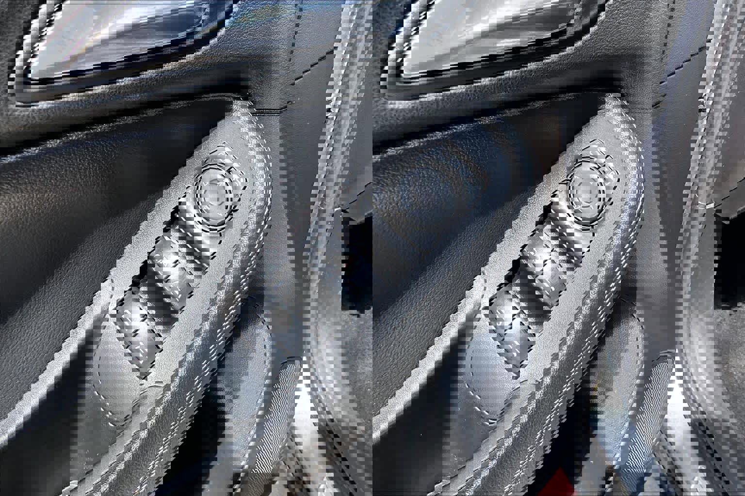 Used 2021 Buick Encore GX Select FWD image 33