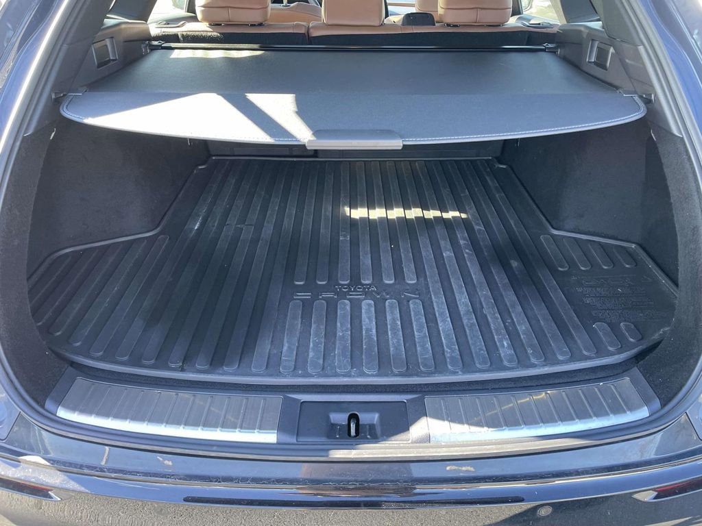 Used 2025 Toyota Crown Signia image 49