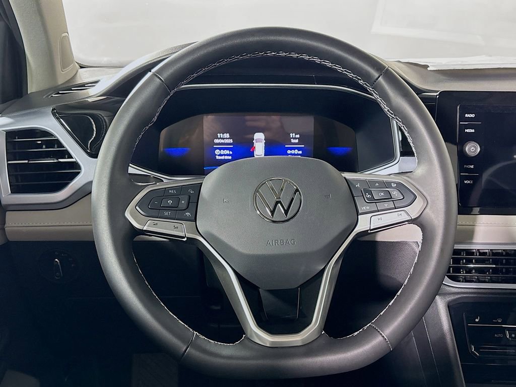New 2025 Volkswagen Taos SE image 13