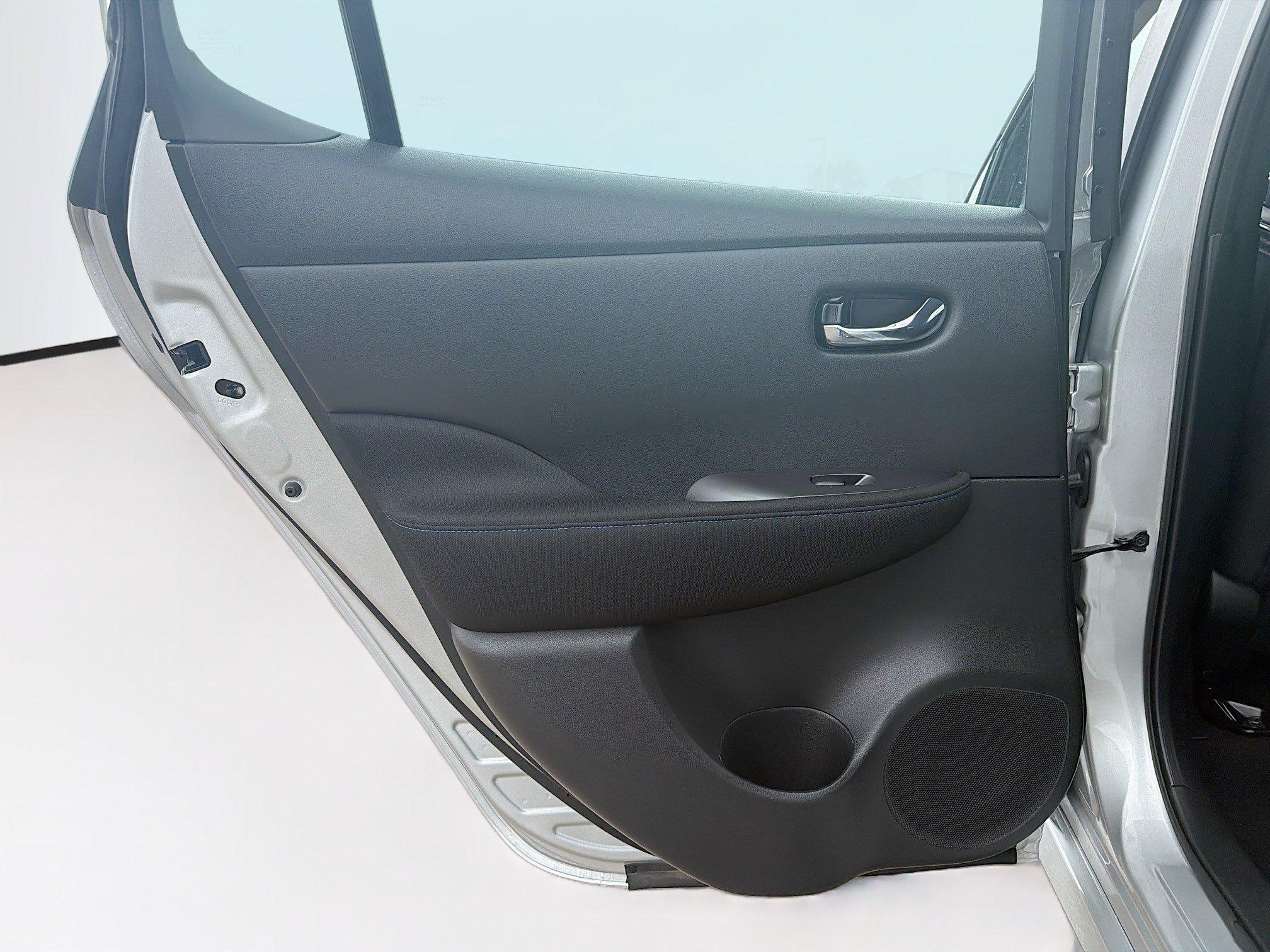 Used 2024 Nissan Leaf S FWD image 27
