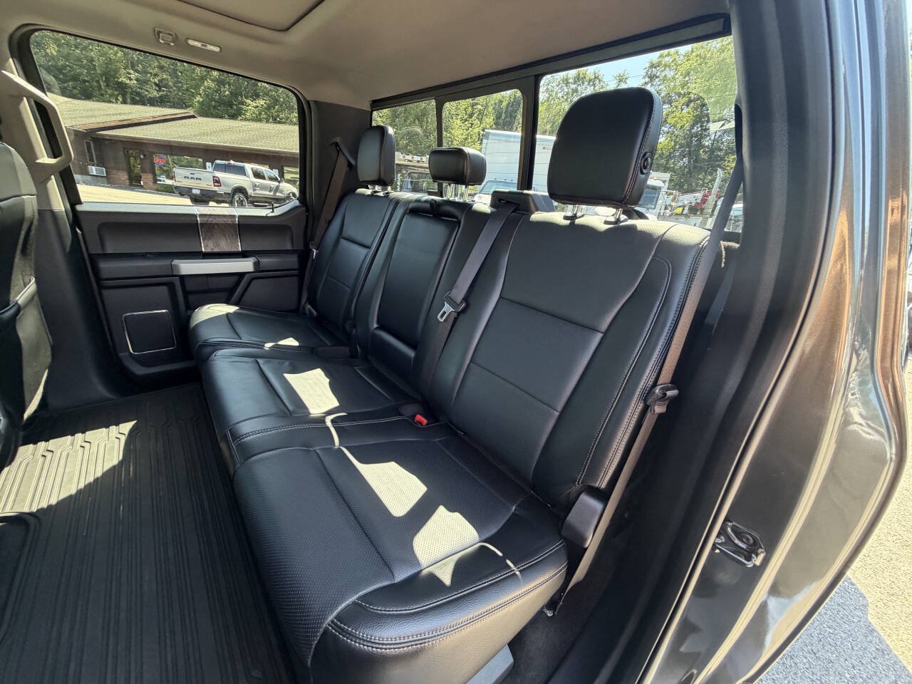 Used 2017 Ford F250 Lariat w/ Lariat Ultimate Package AWD/4WD image 42