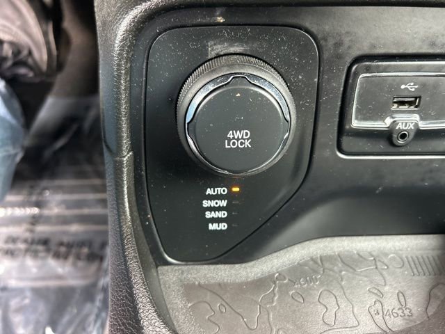 Used 2015 Jeep Renegade Limited AWD/4WD image 19