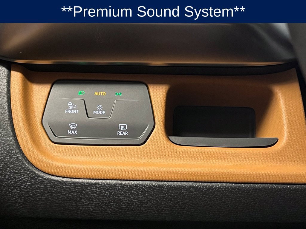 Used 2025 Volkswagen ID. Buzz Pro S RWD image 16