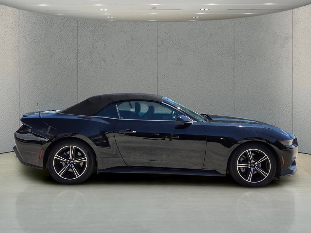 Used 2025 Ford Mustang Premium RWD image 5