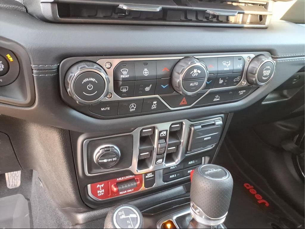 New 2026 Jeep Gladiator Mojave w/ Technology Group image 18