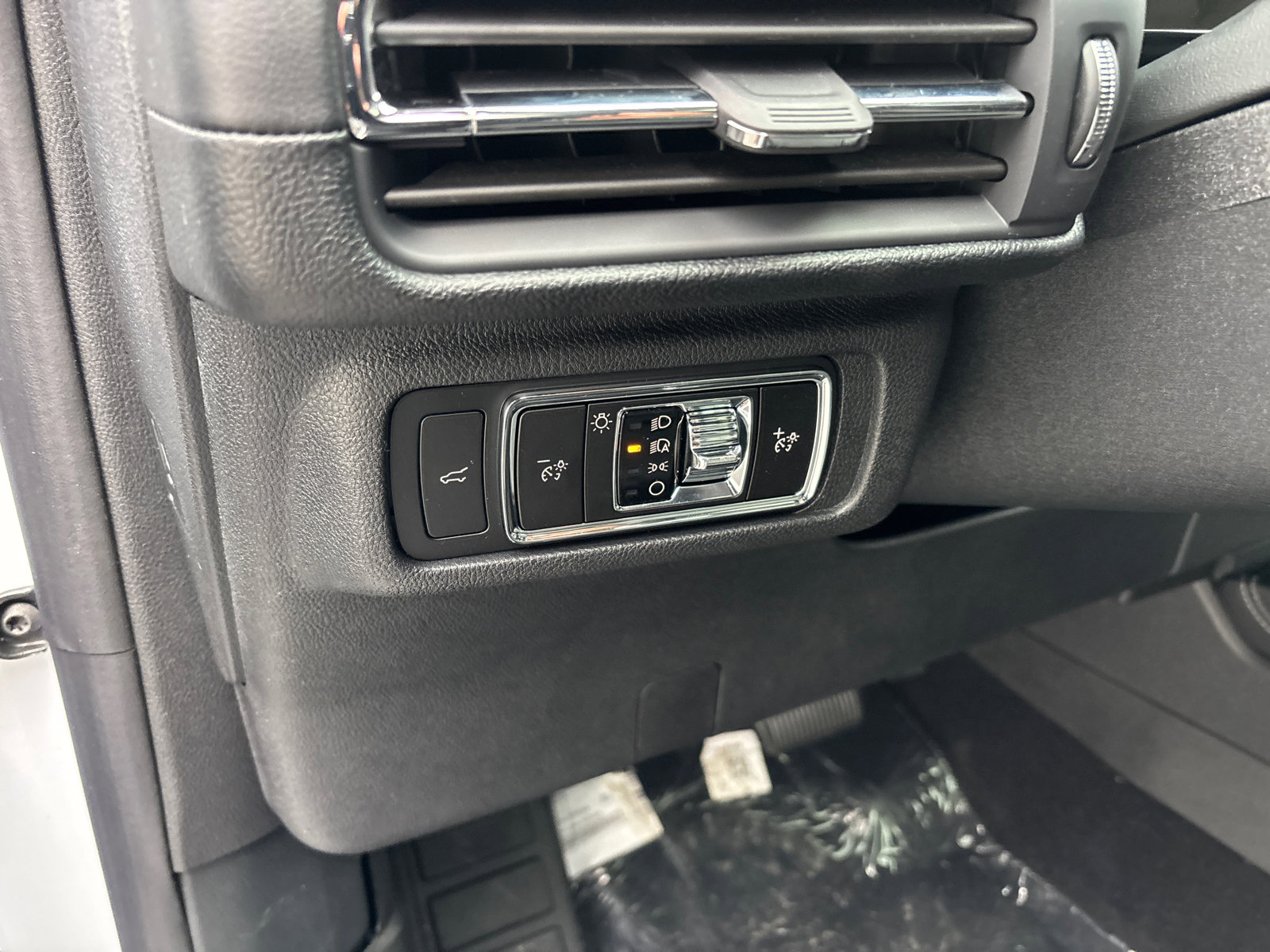 New 2026 Lincoln Corsair Premiere image 14