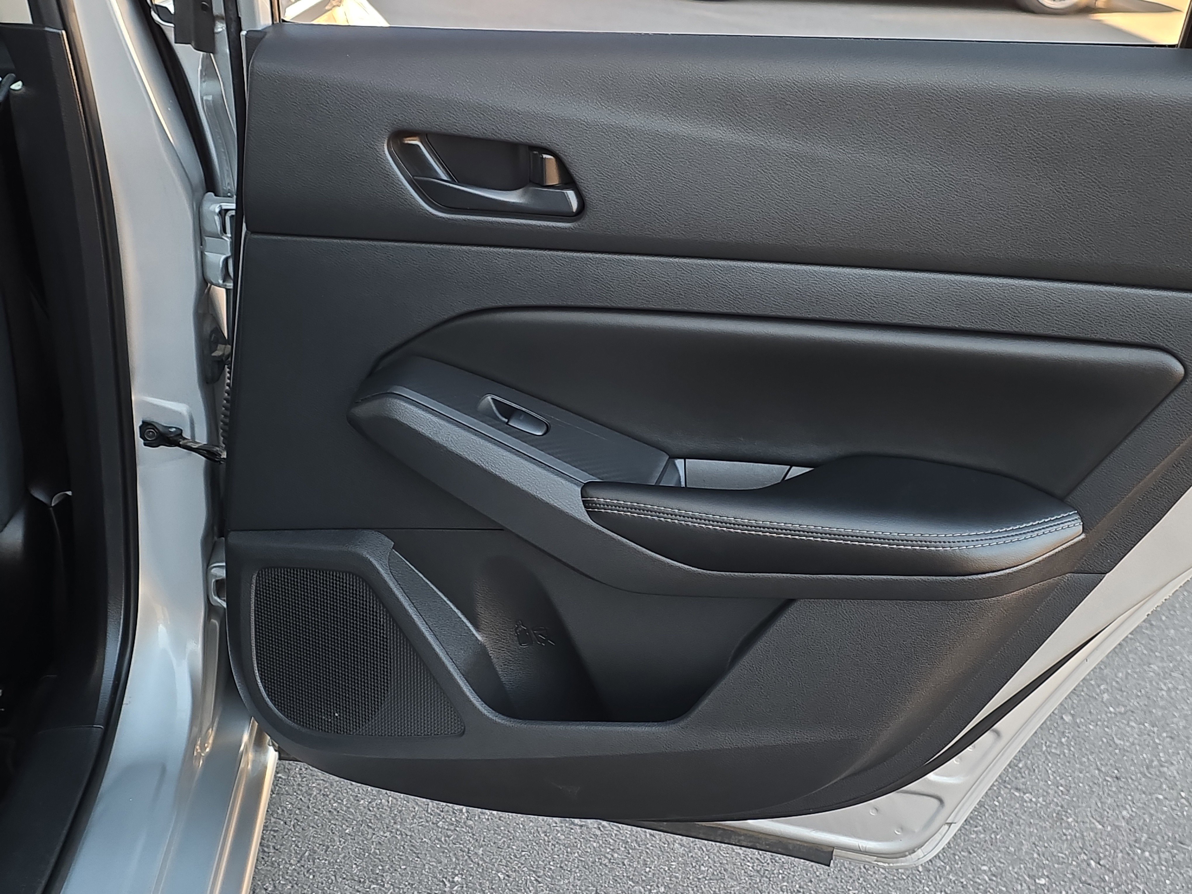 Used 2024 Nissan Altima 2.5 SV image 26