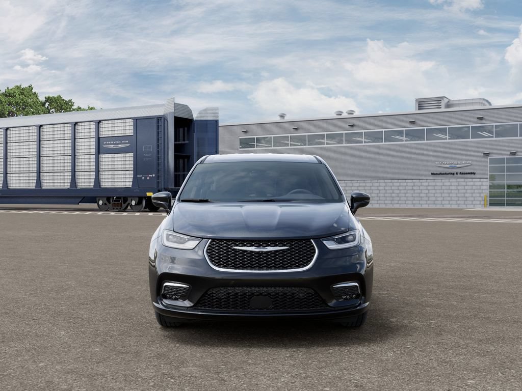 New 2025 Chrysler Pacifica Select w/ Uconnect Theater Family Group FWD image 7