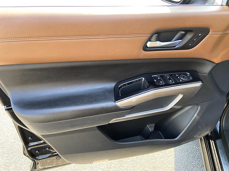 Certified 2022 Nissan Pathfinder Platinum w/ Lighting Package (N92) AWD/4WD image 10