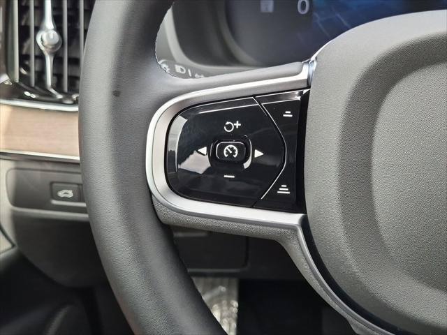 Used 2026 Volvo XC90 T8 Plus w/ Protection Package Premier AWD/4WD image 14