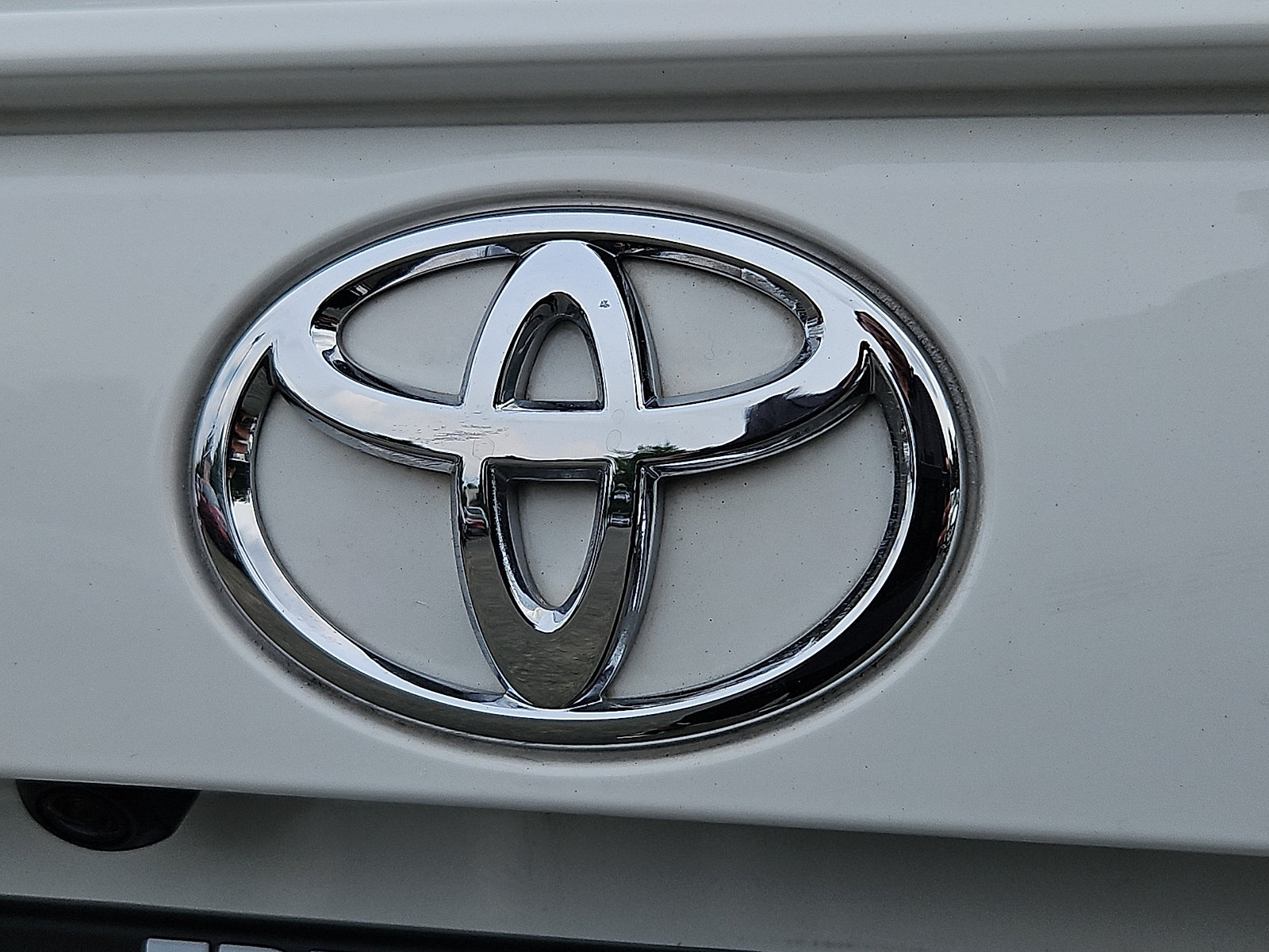 Used 2020 Toyota RAV4 XLE Premium AWD/4WD image 33