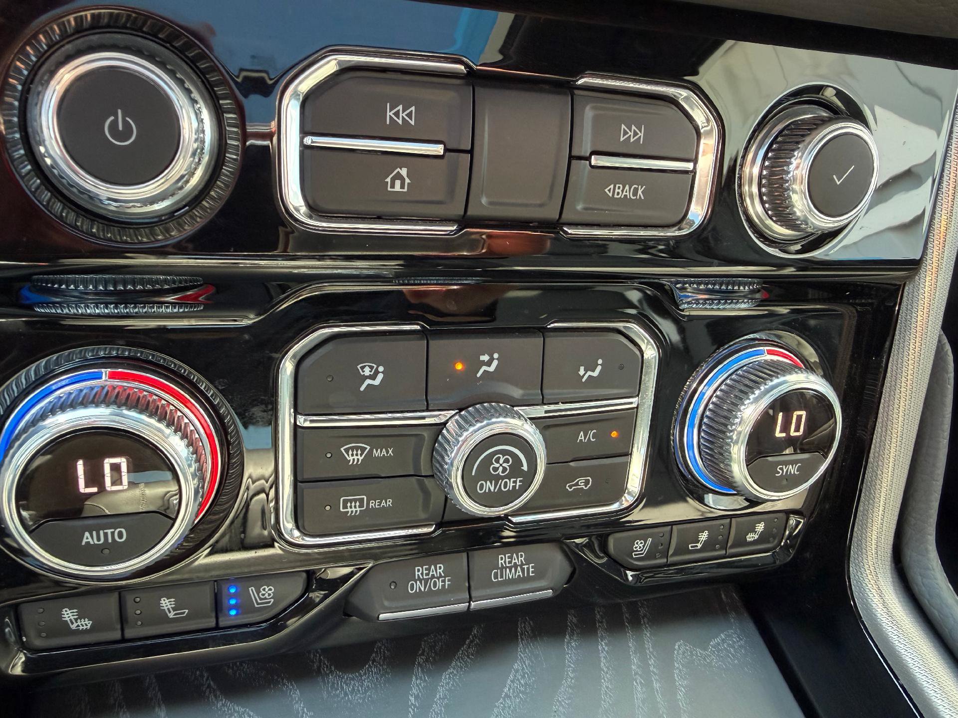 Used 2022 GMC Yukon Denali AWD/4WD image 13