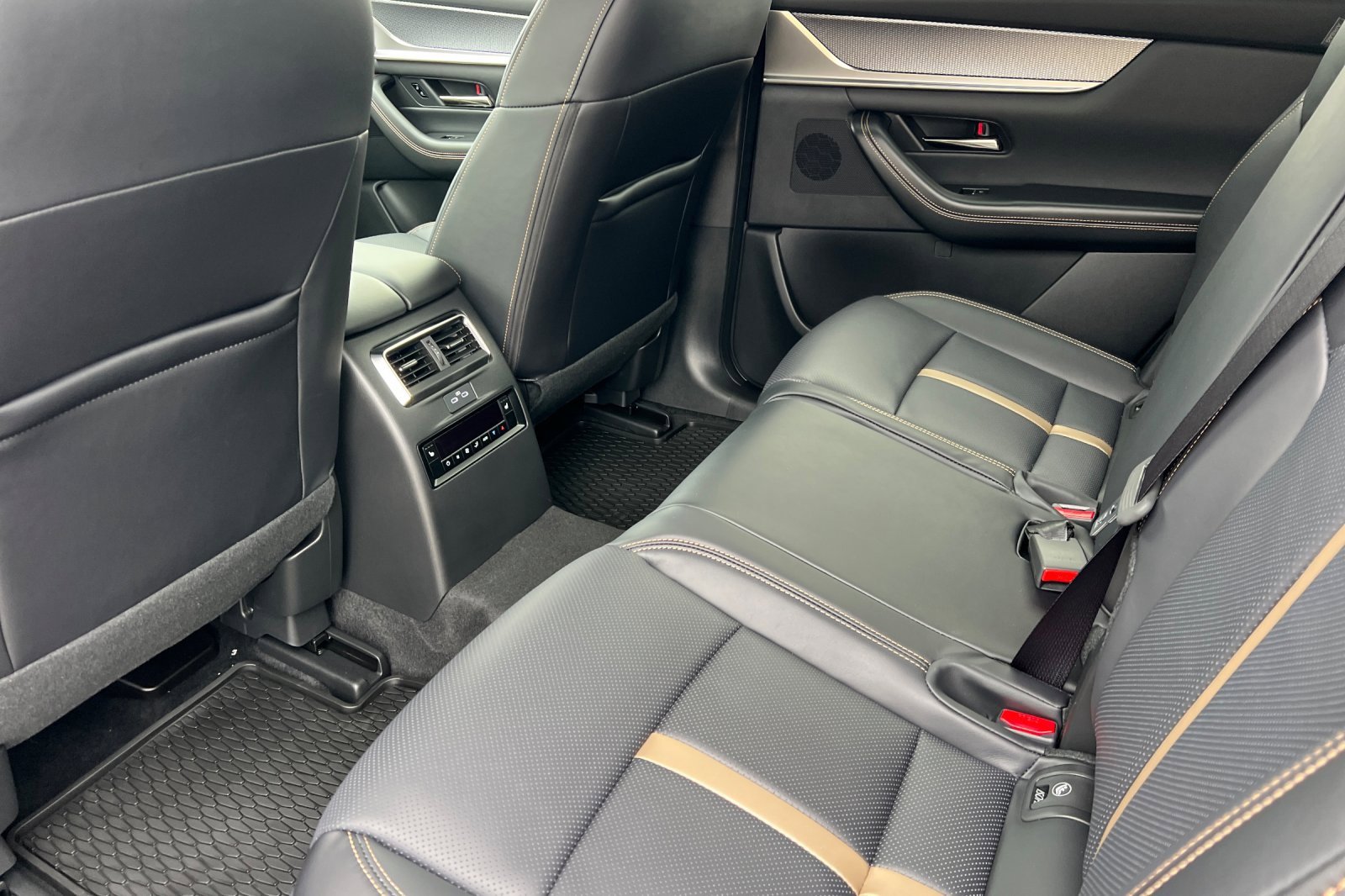 New 2026 MAZDA CX-70 3.3 Turbo w/ Premium Plus Pkg image 9