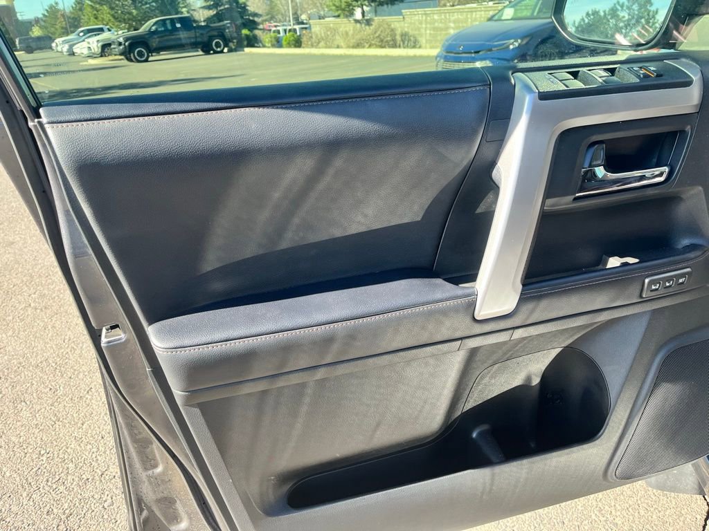Used 2023 Toyota 4Runner Limited image 15
