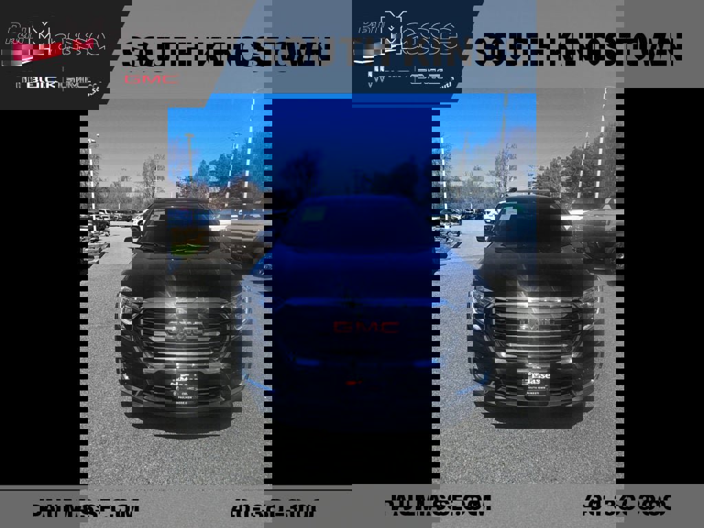 Used 2024 GMC Terrain SLE w/ Driver Convenience Package image 10