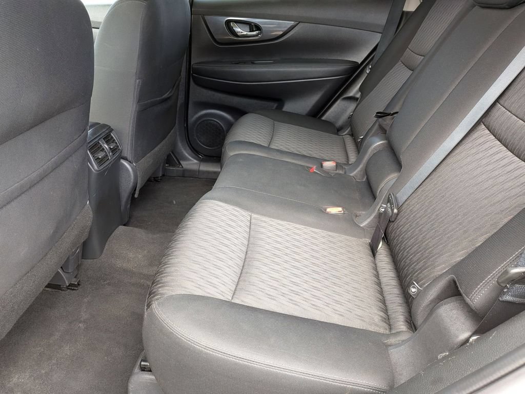 Used 2020 Nissan Rogue SV AWD/4WD image 25