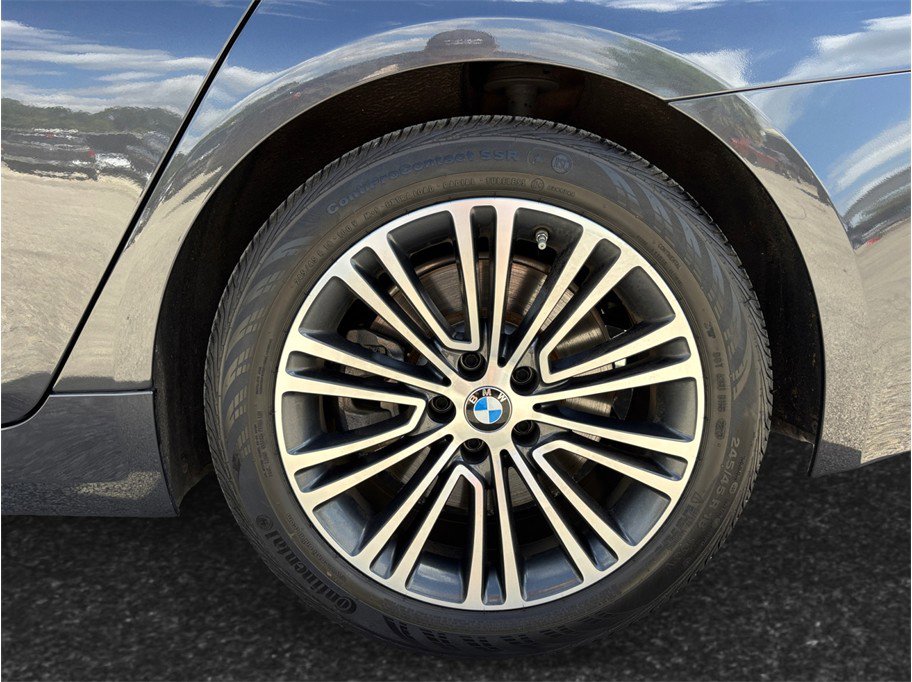 Used 2018 BMW 540i RWD image 16