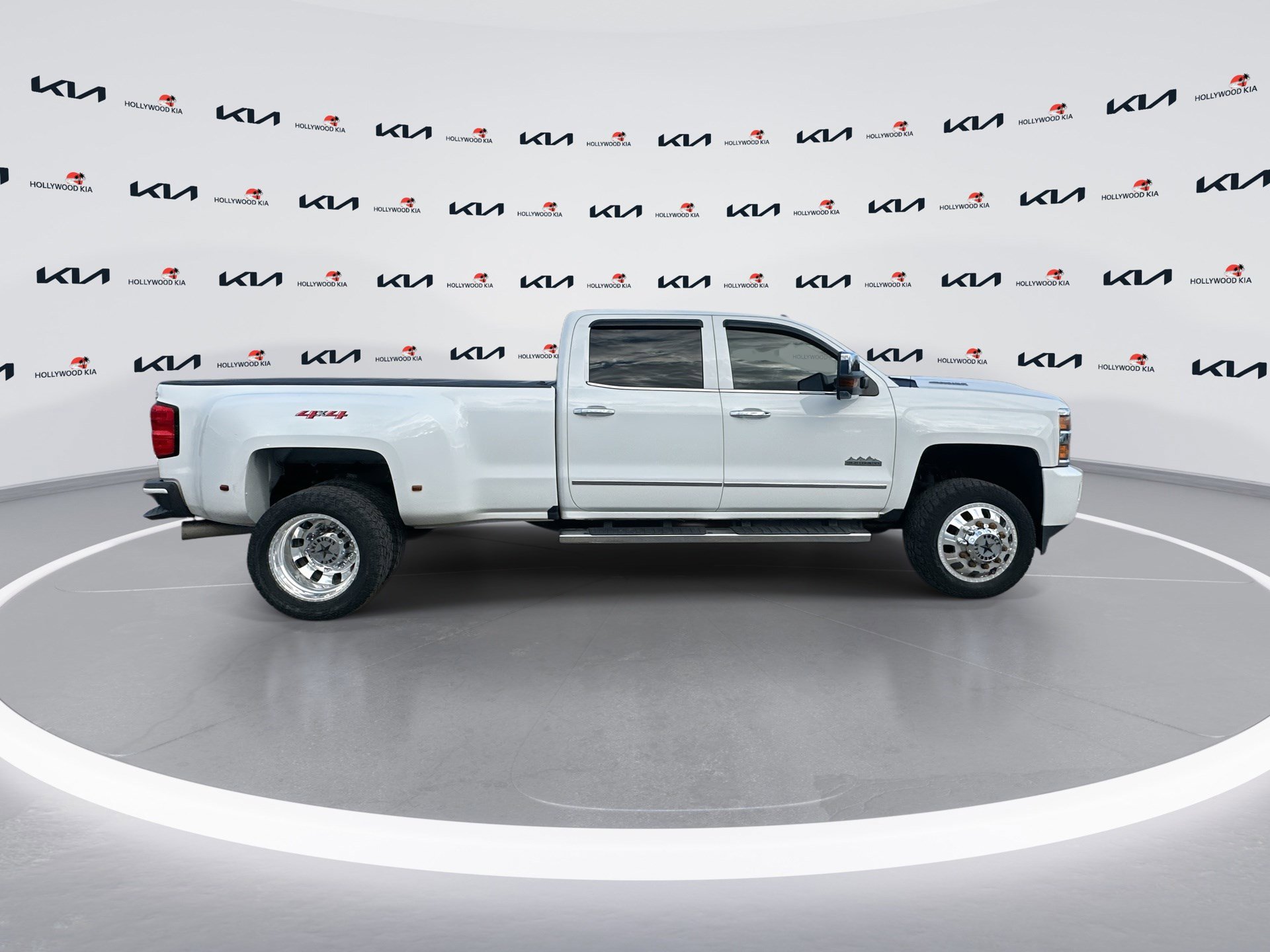 Used 2019 Chevrolet Silverado 3500 High Country w/ Duramax Plus Package image 9