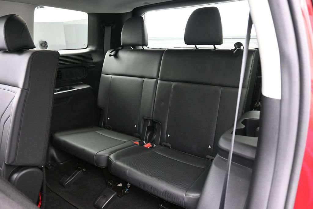 Used 2025 Hyundai Santa Fe SEL AWD/4WD image 25