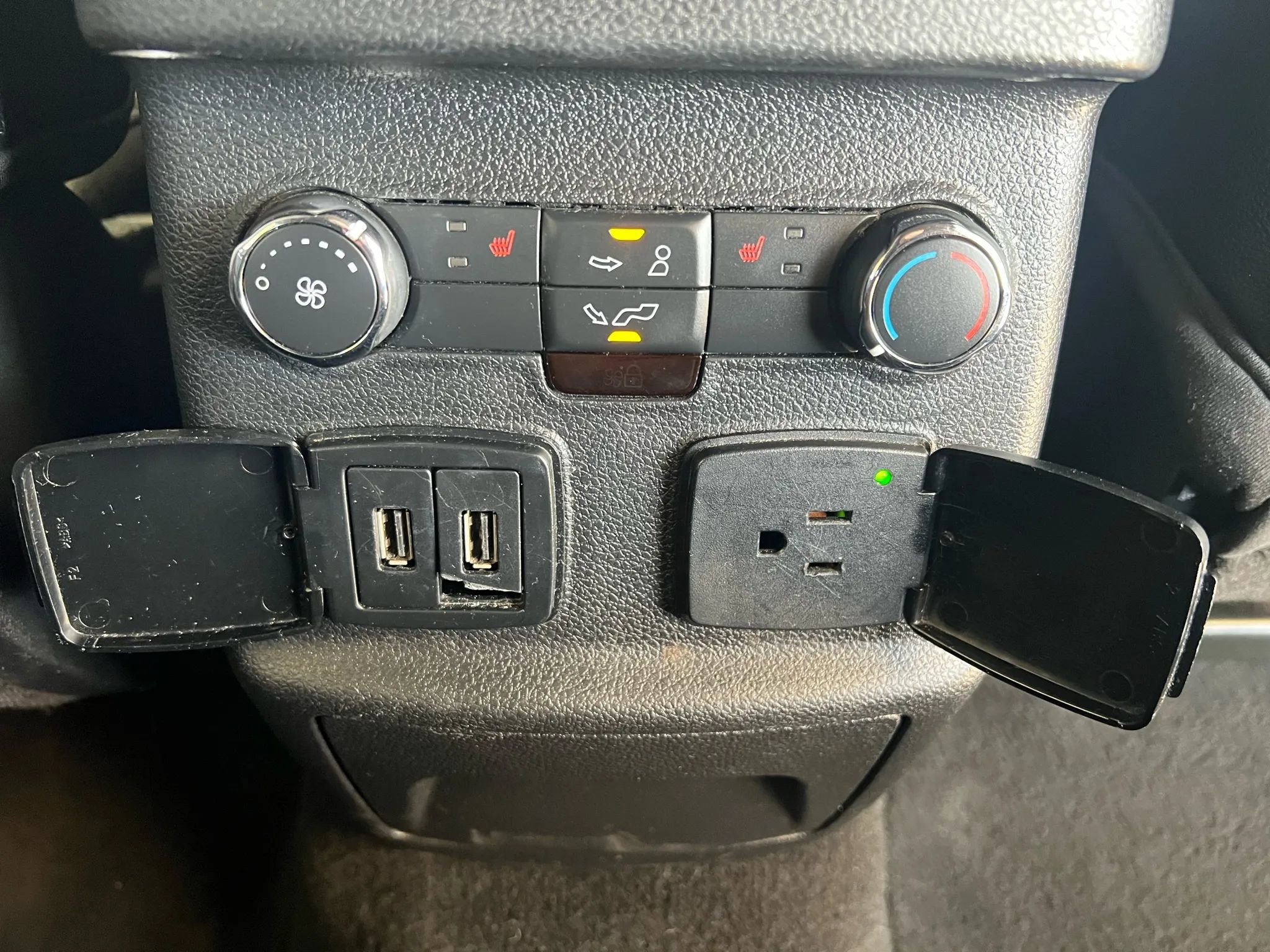 Used 2019 Ford Explorer Limited image 29