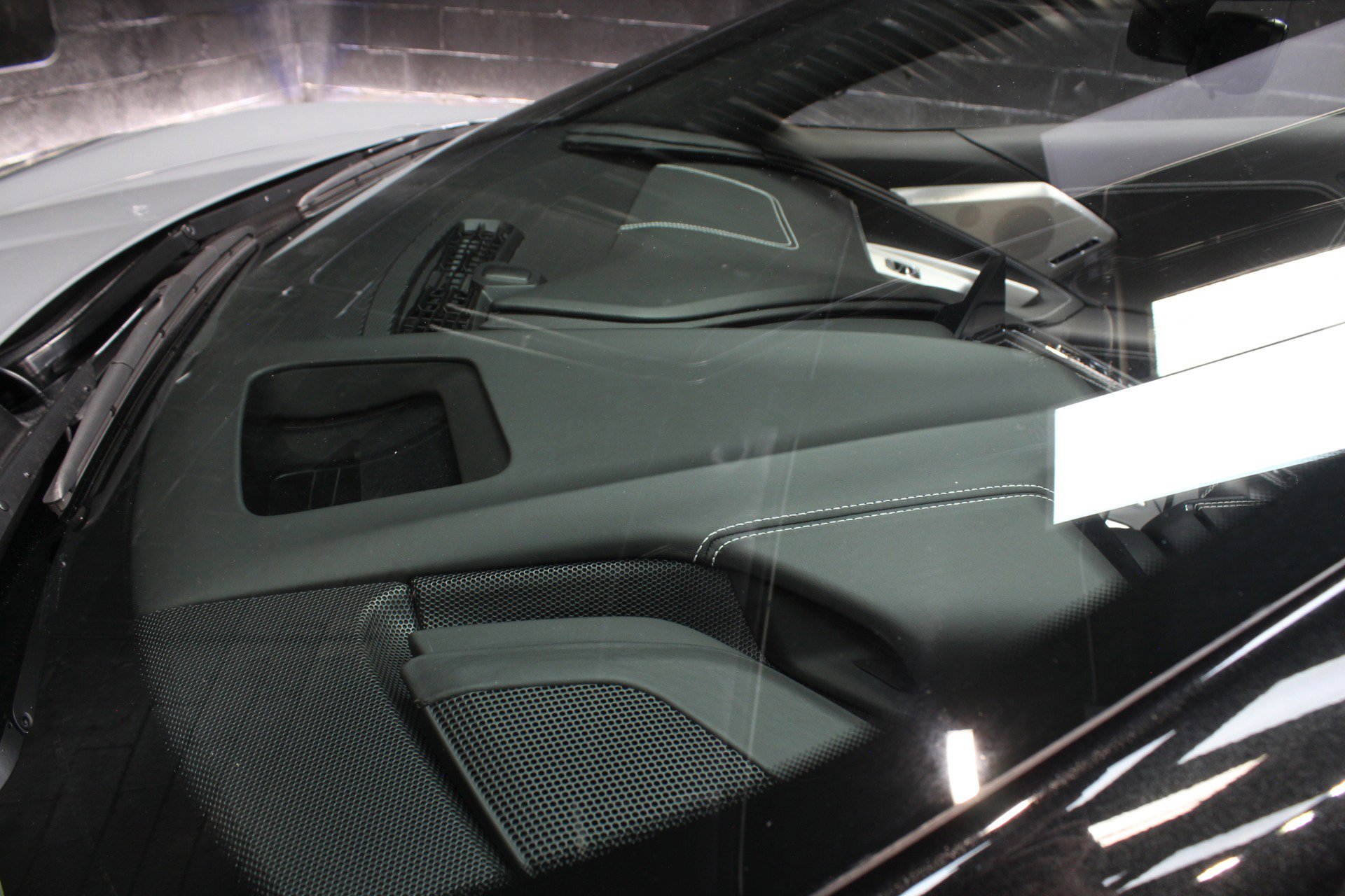 Used 2024 Chevrolet Corvette Stingray Premium Conv w/ Z51 Performance Package RWD image 34