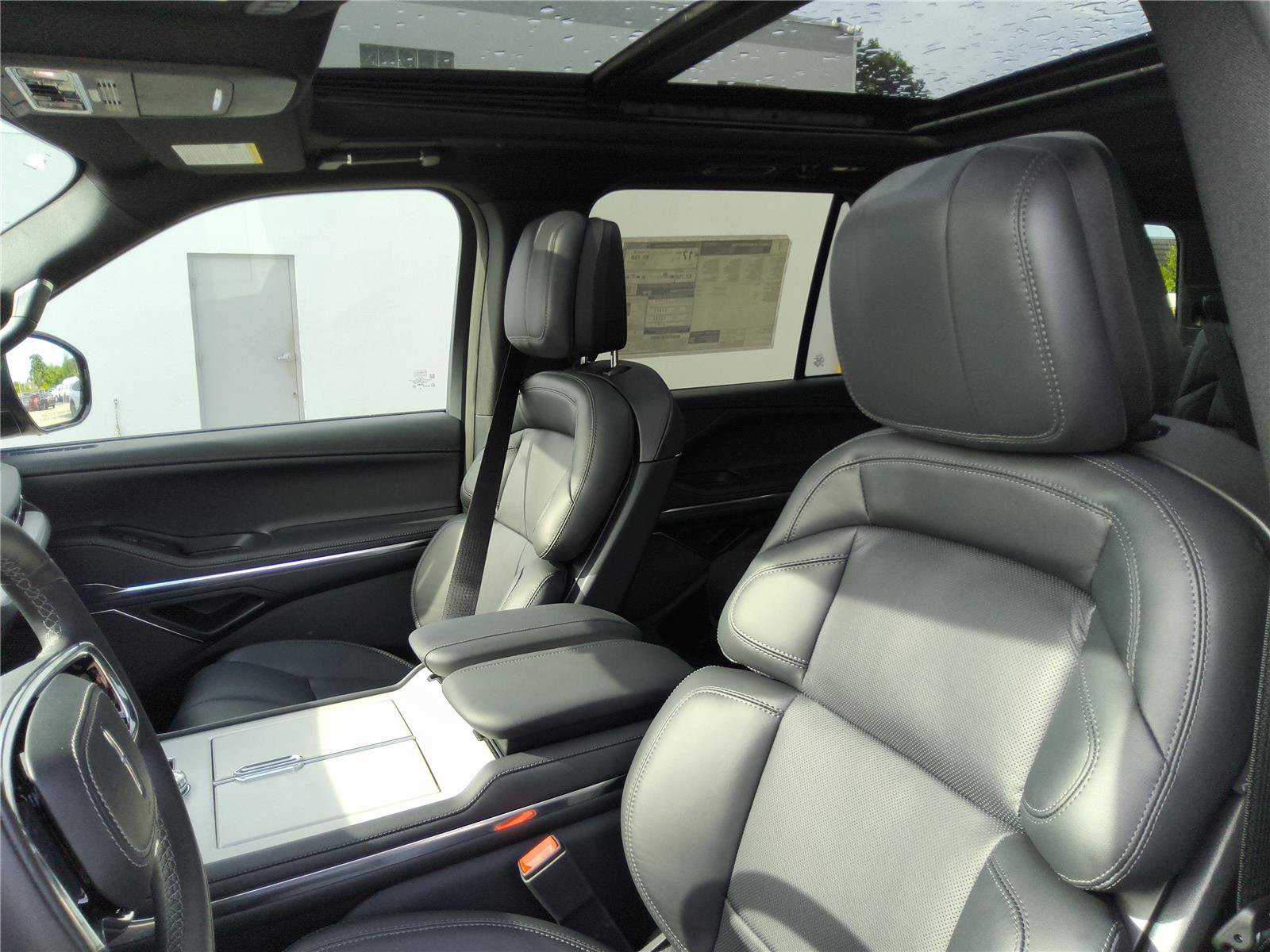 New 2027 Lincoln Navigator Reserve w/ Jet Appearance Package AWD/4WD image 14