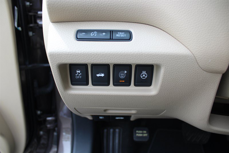Used 2015 Nissan Altima 3.5 SL FWD image 17