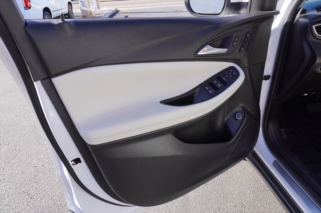 Certified 2021 Buick Encore GX Essence w/ Advanced Technology Package image 15