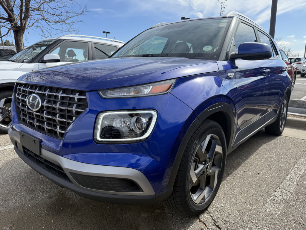 Used 2023 Hyundai Venue Limited w/ Cargo Package image 5