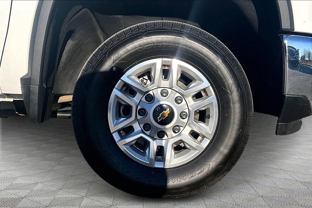 Used 2024 Chevrolet Silverado 2500 LT image 9