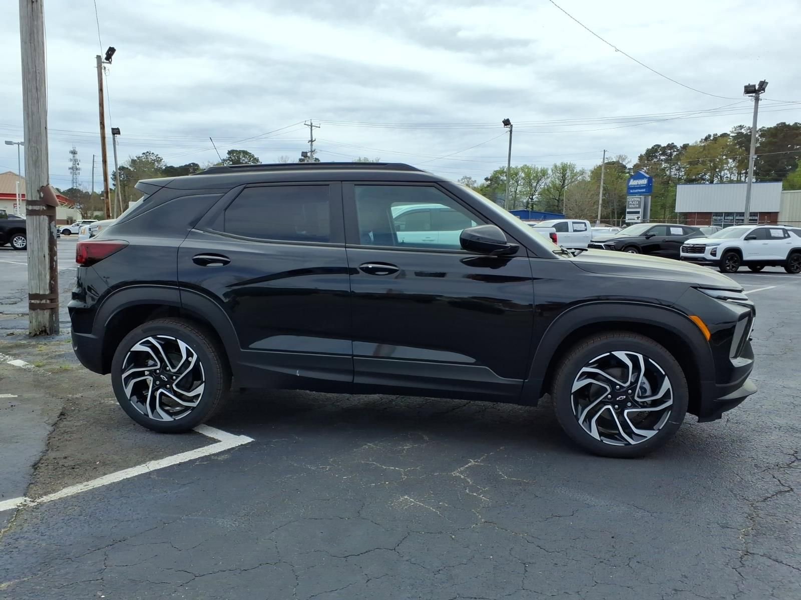 New 2026 Chevrolet TrailBlazer RS w/ Driver Confidence Package image 2