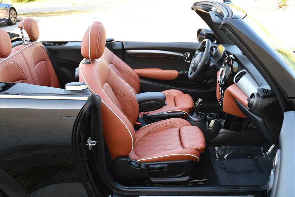 Used 2024 MINI Cooper S w/ Signature Upholstery Package FWD image 60
