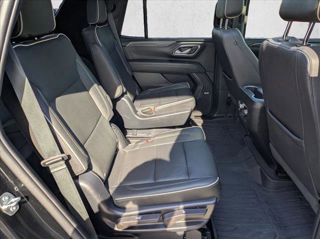 Used 2023 GMC Yukon SLT w/ SLT Premium Package image 24