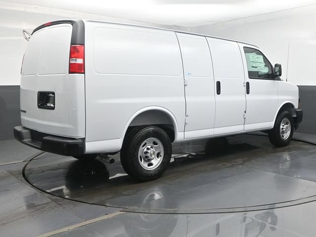 New 2026 Chevrolet Express 2500 w/ Driver Convenience Package RWD image 28
