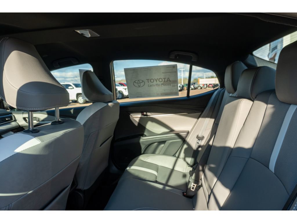 Used 2026 Toyota Camry SE w/ Convenience Package image 13