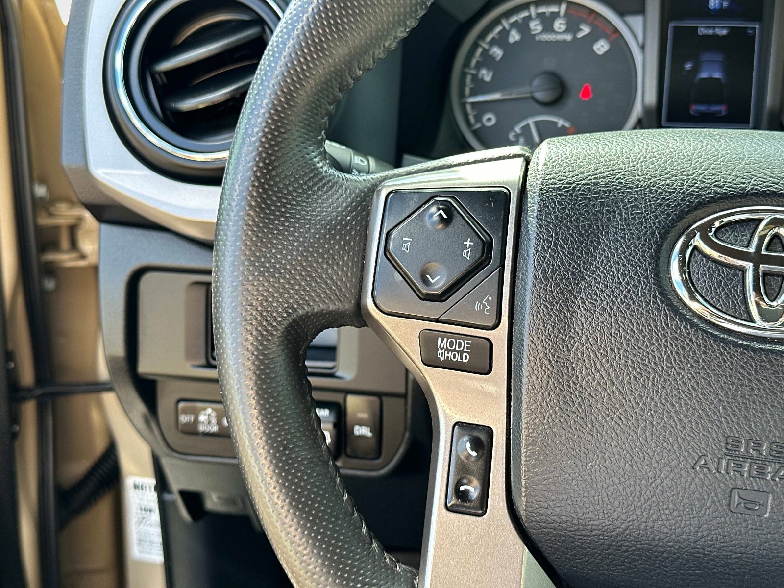 Used 2017 Toyota Tacoma Limited image 26