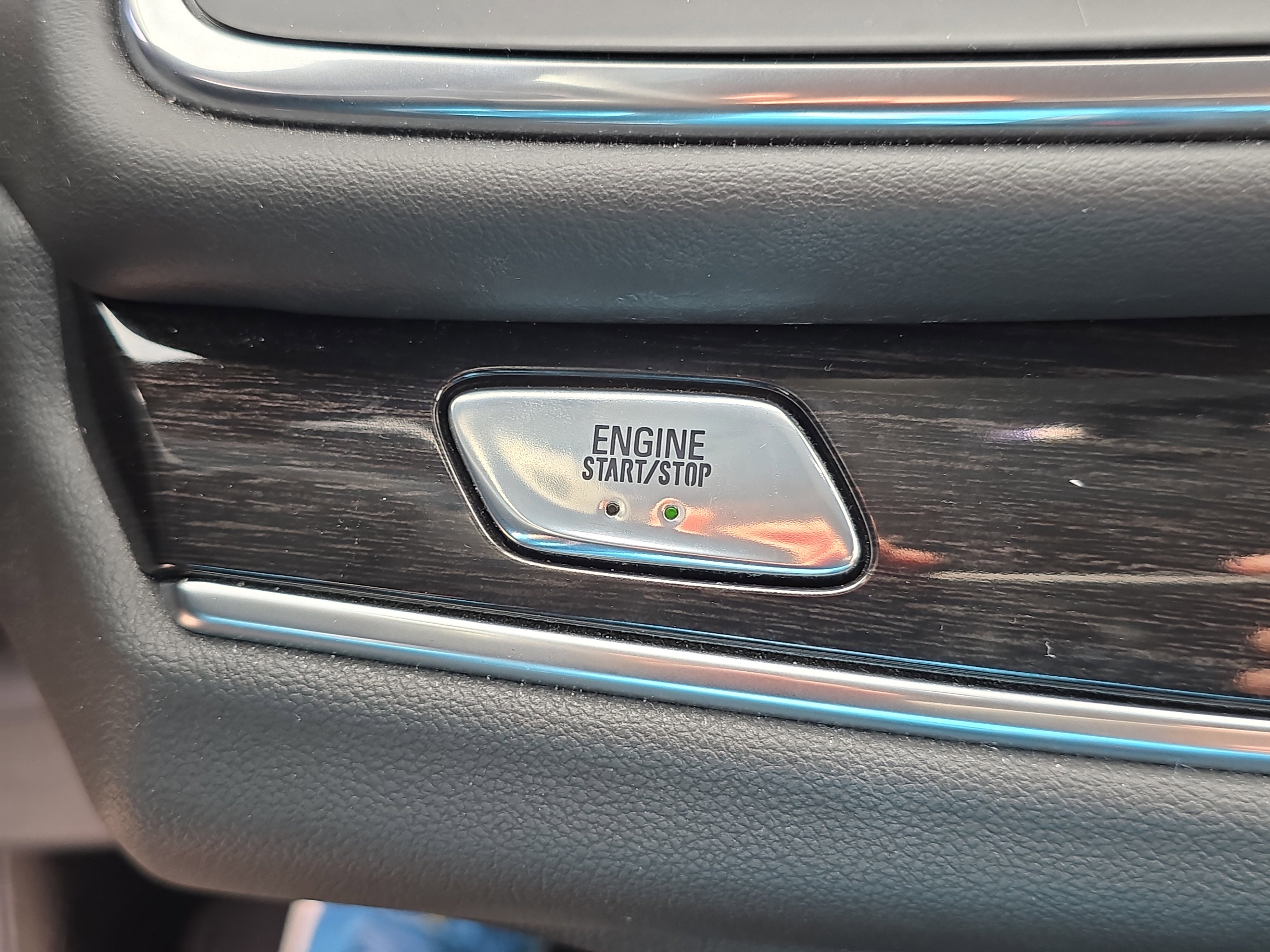 Used 2019 Buick Enclave Avenir w/ Avenir Technology Package image 32